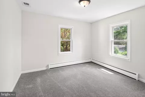 Bedroom - 9081 Dumhart Rd, Laurel, MD 20723 photo 2 of 4