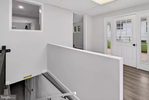 Entry Way - 9081 Dumhart Rd, Laurel, MD 20723 photo 8 of 9