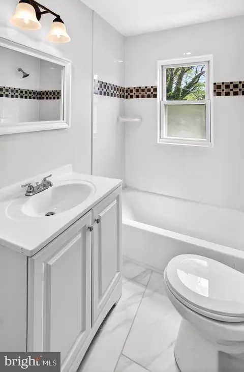 Bath - 9081 Dumhart Rd, Laurel, MD 20723 photo 4 of 5