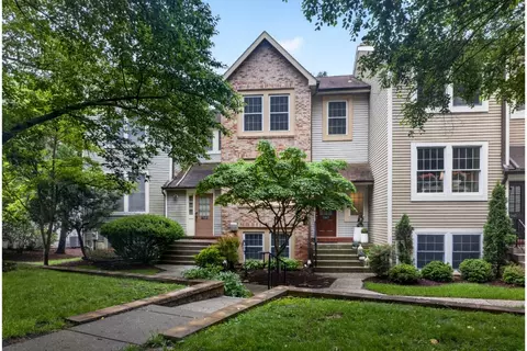7347 Swan Point Way #12-2, Columbia, MD 21045