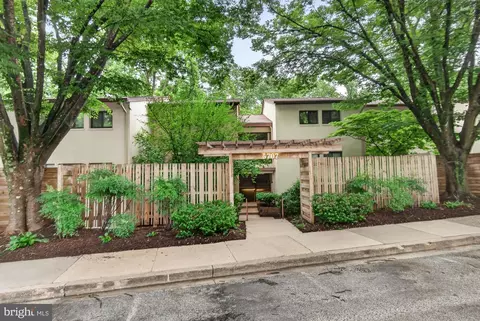 5707 Harpers Farm Rd #F, Columbia, MD 21044