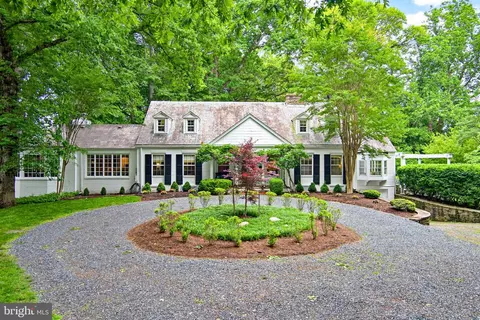 5060 Amesbury Dr, Columbia, MD 21044