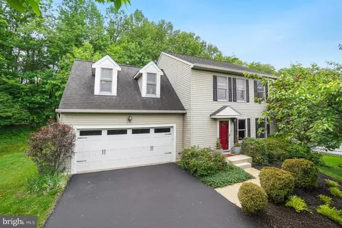 6093 Adcock Ln, Hanover, MD 21076