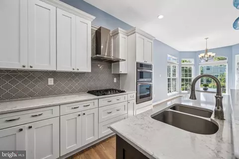 Kitchen - 8618 Far Fields Way, Laurel, MD 20723 photo 6 of 9
