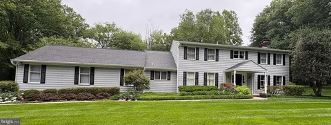 1258 Heritage Farms Ct, Sykesville, MD 21784