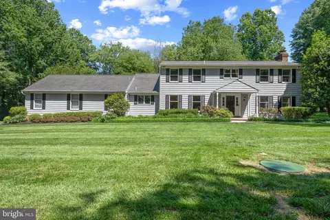 1258 Heritage Farms Ct, Sykesville, MD 21784