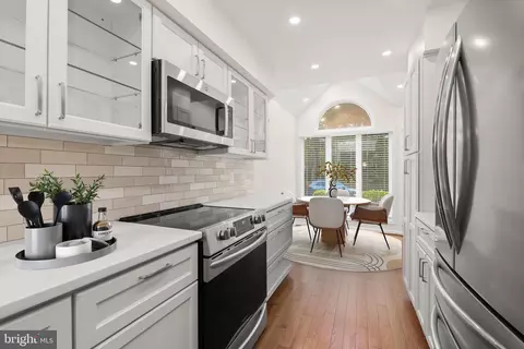 Entry Way - 5189 Columbia Rd #10 49, Columbia, MD 21044 photo 1 of 2