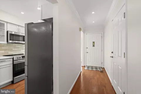 Entry Way - 5189 Columbia Rd #10 49, Columbia, MD 21044 photo 2 of 2