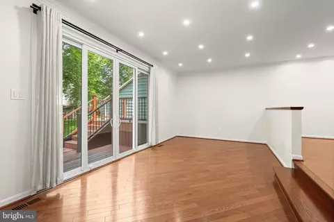 Living - 5189 Columbia Rd #10 49, Columbia, MD 21044 photo 7 of 13
