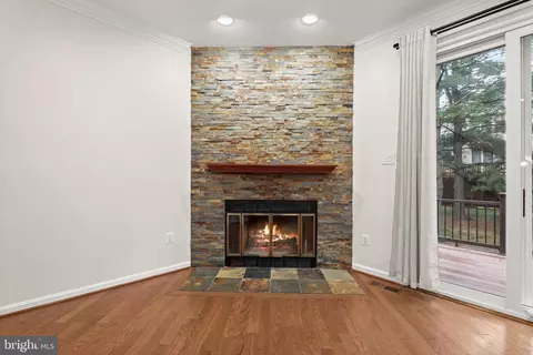 Living - 5189 Columbia Rd #10 49, Columbia, MD 21044 photo 10 of 13