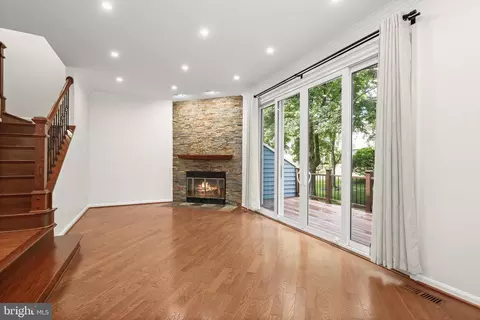 Living - 5189 Columbia Rd #10 49, Columbia, MD 21044 photo 8 of 13