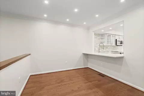 Living - 5189 Columbia Rd #10 49, Columbia, MD 21044 photo 2 of 13