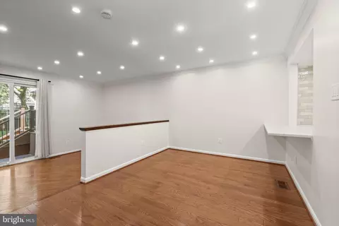 Living - 5189 Columbia Rd #10 49, Columbia, MD 21044 photo 3 of 13