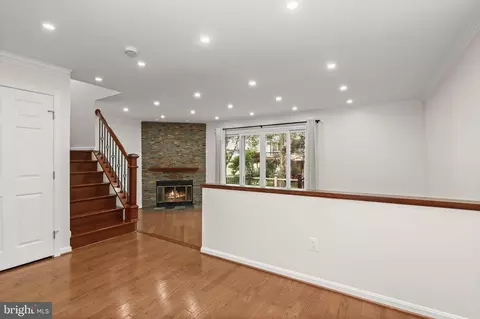 Living - 5189 Columbia Rd #10 49, Columbia, MD 21044 photo 5 of 13