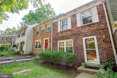 5704 Yellowrose Ct, Columbia, MD 21045