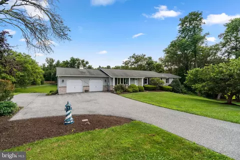 13751 Barberry Way, Sykesville, MD 21784