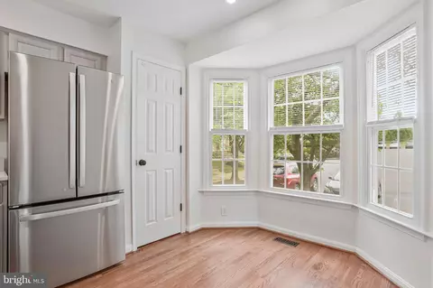 6325 Hampton Pl, Elkridge, MD 21075 photo 9
