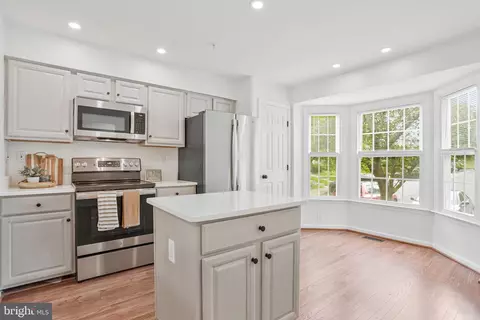 6325 Hampton Pl, Elkridge, MD 21075 photo 5