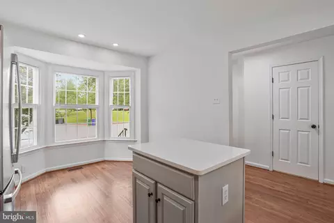 6325 Hampton Pl, Elkridge, MD 21075 photo 8