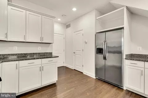 Entry Way - 7551 Crowley St #B, Hanover, MD 21076 photo 4 of 6