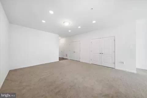 Living - 9889 Deer Run, Laurel, MD 20723 photo 2 of 8