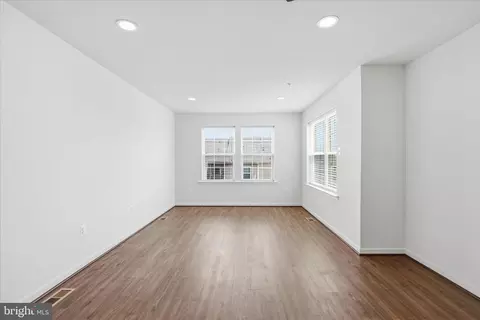 Living - 9889 Deer Run, Laurel, MD 20723 photo 8 of 8