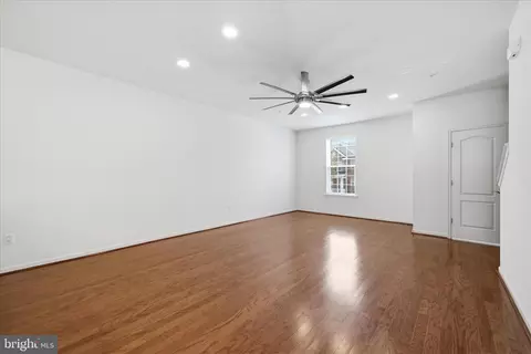 Living - 9889 Deer Run, Laurel, MD 20723 photo 3 of 8