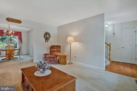 Entry Way - 9628 Park Ave, Laurel, MD 20723 photo 3 of 4