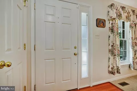 Entry Way - 9628 Park Ave, Laurel, MD 20723 photo 2 of 4