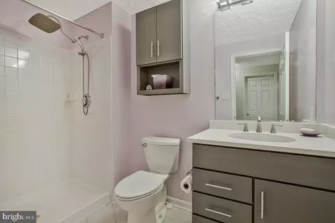 Bath - 9628 Park Ave, Laurel, MD 20723 photo 3 of 3