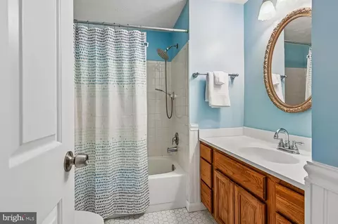 Bath - 9302 Northgate Rd, Laurel, MD 20723 photo 2 of 2
