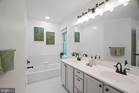 Bath - Undisclosed, Hanover, MD 21076 photo 2 of 5