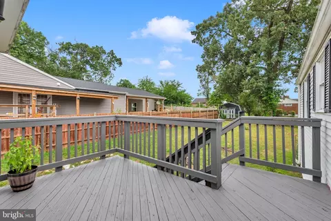 Exterior - 9301 N Laurel Rd, Laurel, MD 20723 photo 6 of 12
