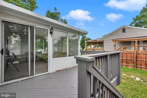 Exterior - 9301 N Laurel Rd, Laurel, MD 20723 photo 7 of 12