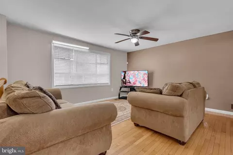 Entry Way - 9301 N Laurel Rd, Laurel, MD 20723 photo 1 of 1
