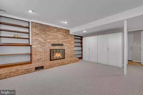 Living - 9301 N Laurel Rd, Laurel, MD 20723 photo 5 of 5