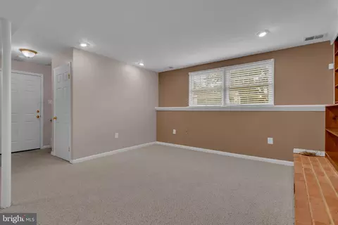Living - 9301 N Laurel Rd, Laurel, MD 20723 photo 3 of 5