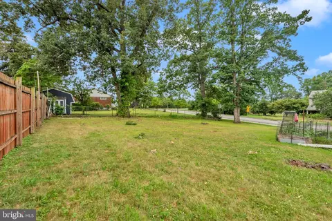 Exterior - 9301 N Laurel Rd, Laurel, MD 20723 photo 8 of 12