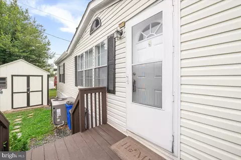 13 Midway Ave, Laurel, MD 20723 photo 2