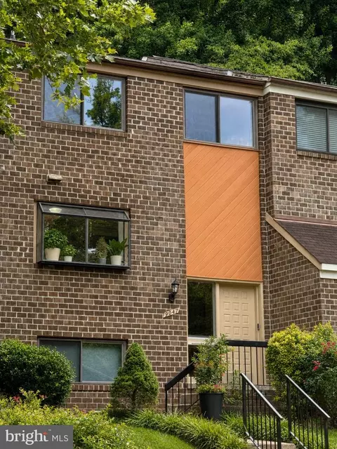 9047 Early April Way, Columbia, MD 21046