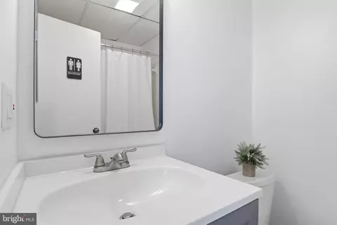 Bath - 9684 Baltimore Ave, Laurel, MD 20723 photo 2 of 2