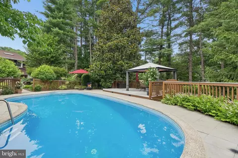 10173 Green Clover Dr, Ellicott City, MD 21042