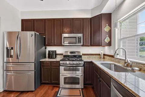 Kitchen - 5911 Autumn Spell, Elkridge, MD 21075 photo 2 of 2