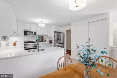 9752 Summer Park Ct, Columbia, MD 21046