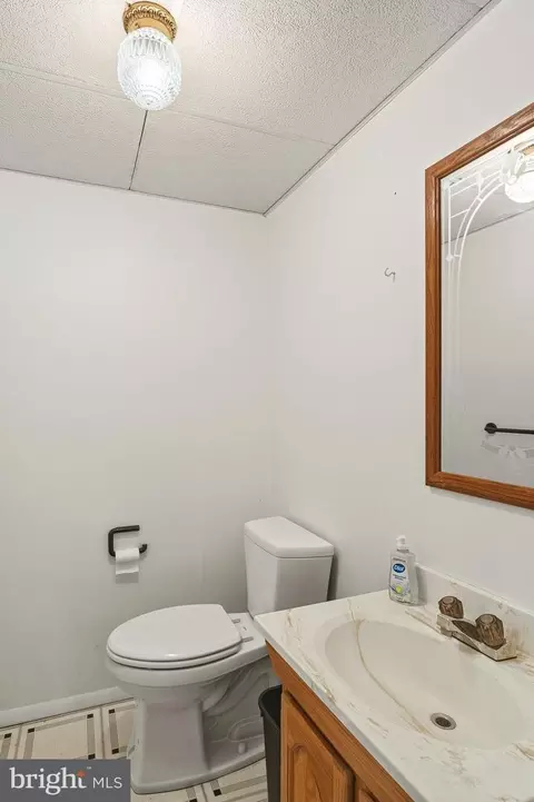 Bath - 7951 Gavin Way, Laurel, MD 20723 photo 4 of 4