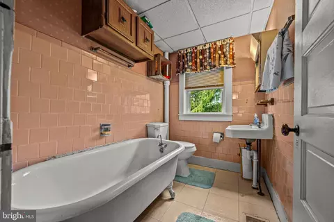 Bath - 10695 Harding Rd, Laurel, MD 20723 photo 1 of 1