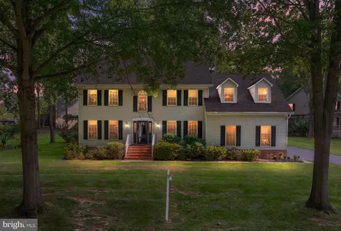 5101 Dawn Marie Ct, Columbia, MD 21044