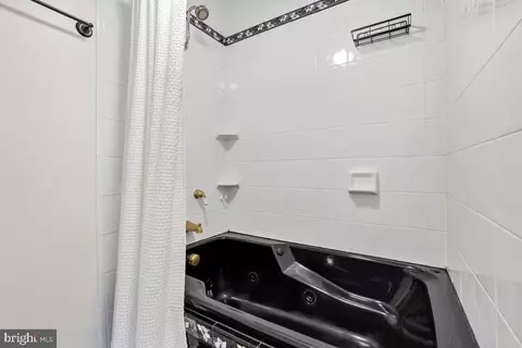 Bath - 8545 Pineway Ct, Laurel, MD 20723 photo 3 of 4