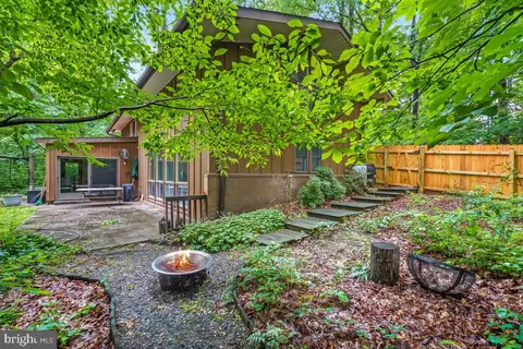 Exterior - 8545 Pineway Ct, Laurel, MD 20723 photo 9 of 11