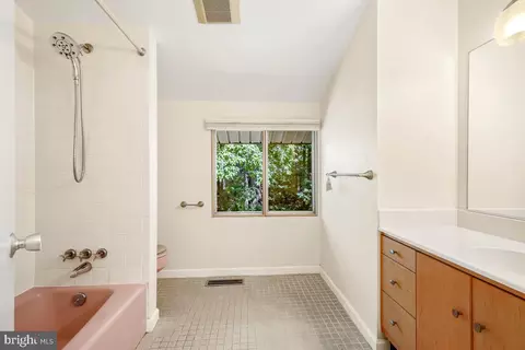 Bath - 8545 Pineway Ct, Laurel, MD 20723 photo 4 of 4